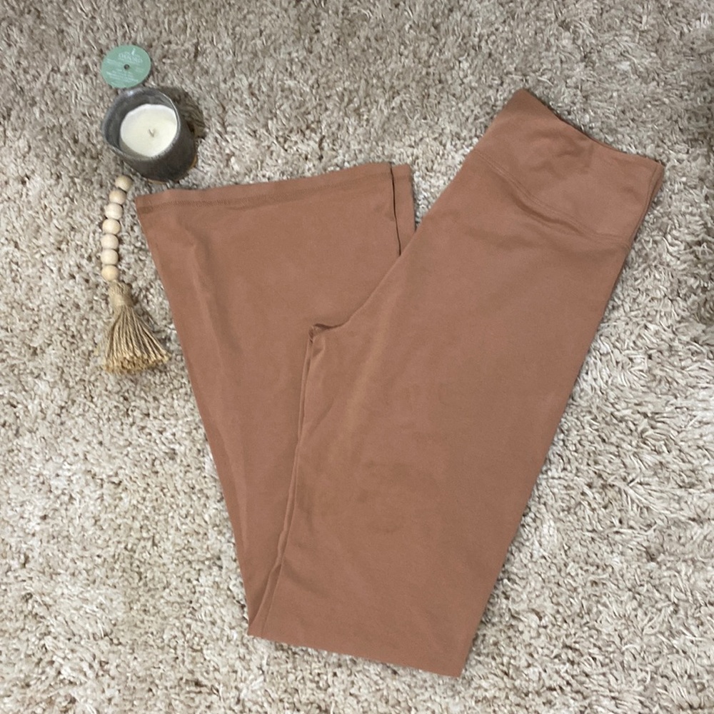 LIKE NEW CONDITION Victoria’s Secret Flare Leggings